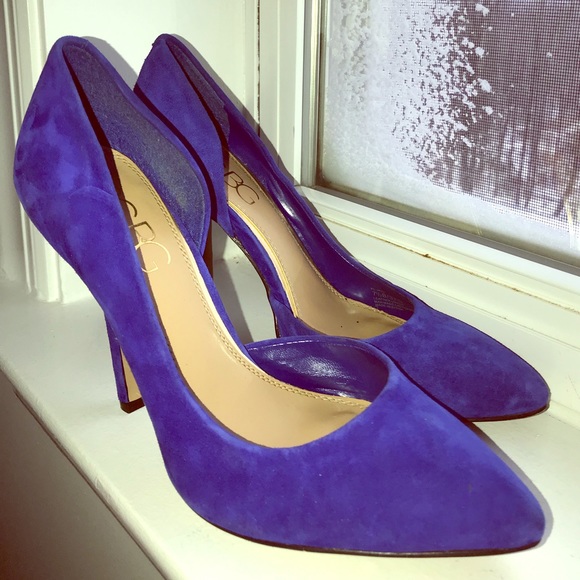BCBG Shoes - BCBG royal blue pumps